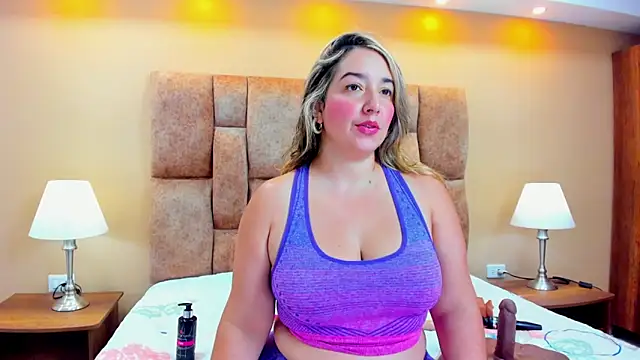 MiiaHot online show from 02/02/26, 07:45