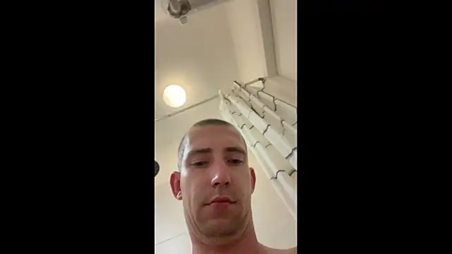 Snapshot of czruz chatting on 06/29/26, 11:38 czruz online show from 06/29/26, 11:38