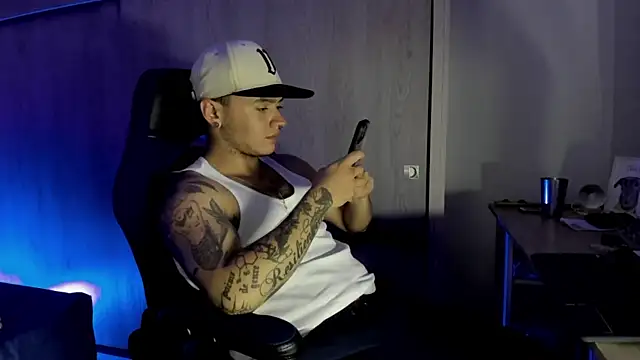 male pussy online show from 01/11/26, 04:39