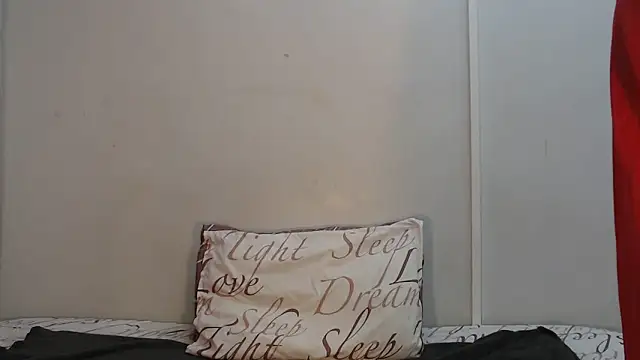 yummydoll97 online show from 12/18/25, 06:25