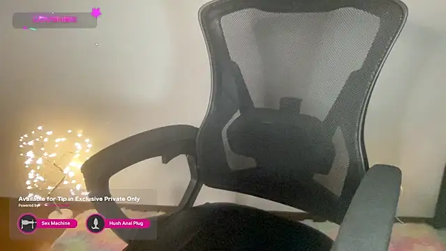 Snapshot of Tashaa chatting on 01/01/25, 05:33 Tashaa online show from 01/01/25, 05:33