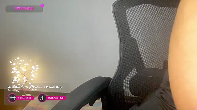 Snapshot of Tashaa chatting on 01/08/25, 05:37 Tashaa online show from 01/08/25, 05:37