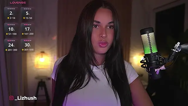 Snapshot of Lizhush_ chatting on 01/05/25, 05:20 Lizhush  online show from 01/05/25, 05:20