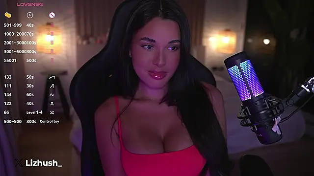 Snapshot of Lizhush_ chatting on 02/17/25, 05:43 Lizhush  online show from 02/17/25, 05:43