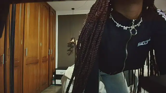 Raquel jones online show from 03/18/25, 11:41