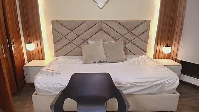 Raquel jones online show from 03/24/26, 12:21