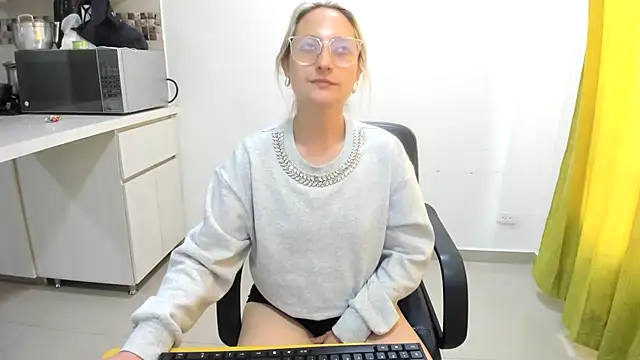 Adele johnsonn1 online show from 03/13/25, 05:50