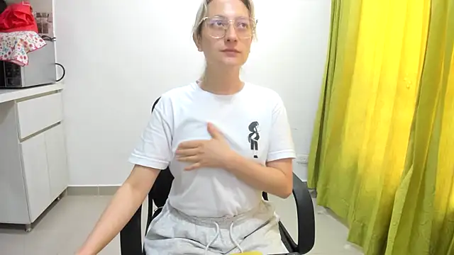 Adele johnsonn1 online show from 03/18/25, 02:59