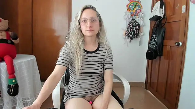 Adele johnsonn1 online show from 05/11/26, 04:04