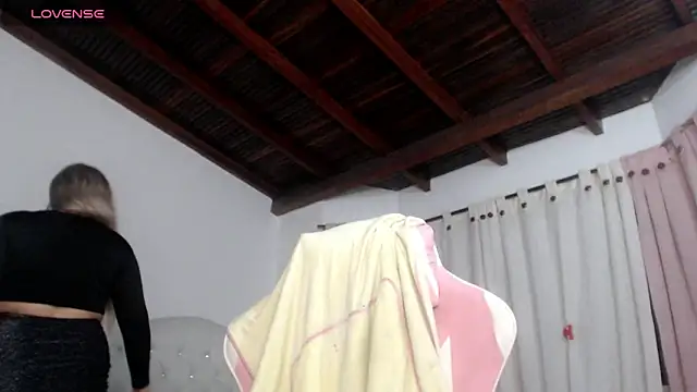 Snapshot of milk_cow_ chatting on 10/07/25, 06:21 milk cow  online show from 10/07/25, 06:21