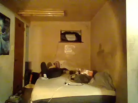 Snapshot of Nightshade7712 chatting on 02/12/25, 10:48 Nightshade7712 online show from 02/12/25, 10:48