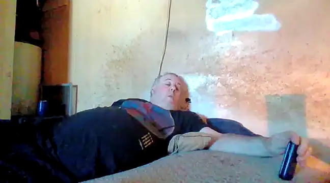 Snapshot of Nightshade7712 chatting on 02/26/25, 08:33 Nightshade7712 online show from 02/26/25, 08:33