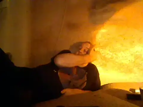 Snapshot of Nightshade7712 chatting on 03/04/25, 04:52 Nightshade7712 online show from 03/04/25, 04:52