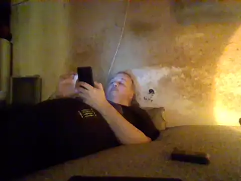 Snapshot of Nightshade7712 chatting on 03/05/25, 08:42 Nightshade7712 online show from 03/05/25, 08:42