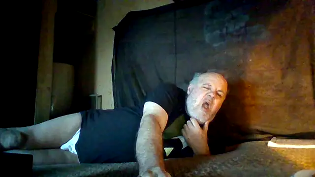 Snapshot of Nightshade7712 chatting on 10/23/25, 09:46 Nightshade7712 online show from 10/23/25, 09:46