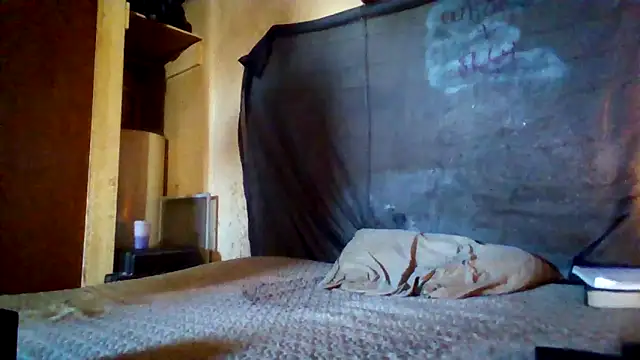 Snapshot of Nightshade7712 chatting on 10/28/25, 07:27 Nightshade7712 online show from 10/28/25, 07:27