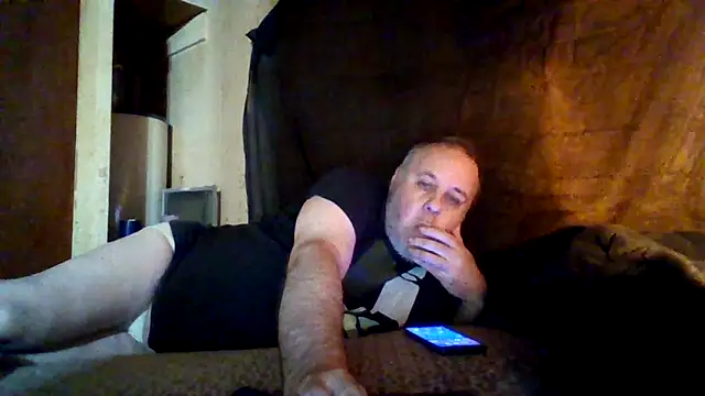 Snapshot of Nightshade7712 chatting on 11/17/25, 06:24 Nightshade7712 online show from 11/17/25, 06:24