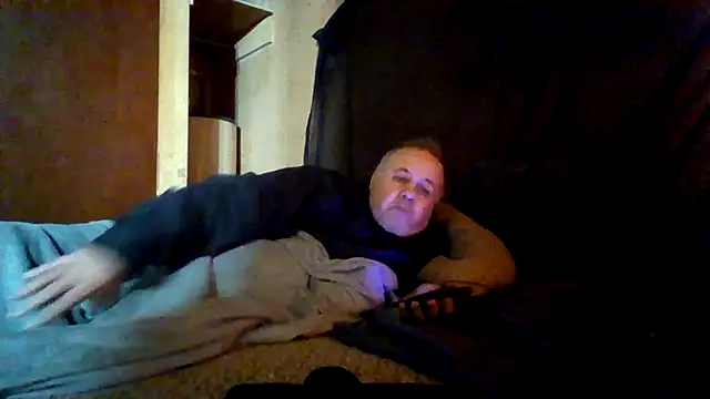 Snapshot of Nightshade7712 chatting on 12/20/25, 06:59 Nightshade7712 online show from 12/20/25, 06:59