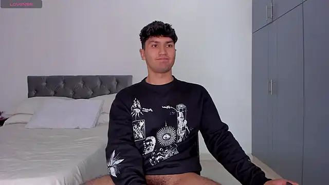 Valerio James7 online show from 02/10/25, 05:52