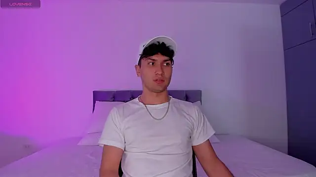 Valerio James7 online show from 03/11/25, 07:36