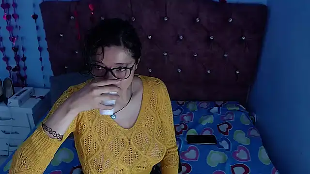 Snapshot of lunazulsj chatting on 02/11/25, 01:20 lunazulsj online show from 02/11/25, 01:20