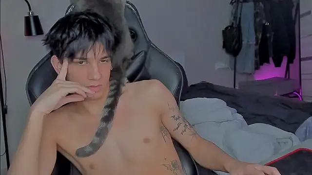 Snapshot of MarkBrowniii chatting on 01/24/25, 11:04 MarkBrowniii online show from 01/24/25, 11:04