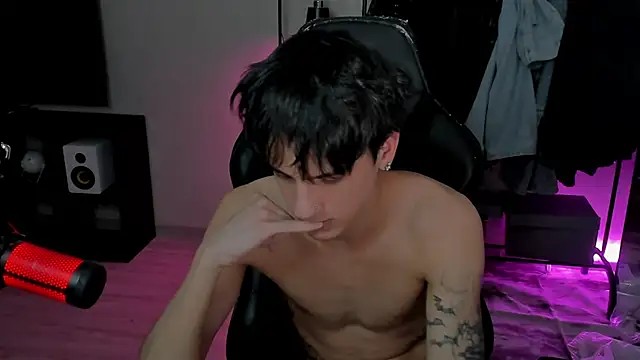 Snapshot of MarkBrowniii chatting on 02/05/25, 10:01 MarkBrowniii online show from 02/05/25, 10:01