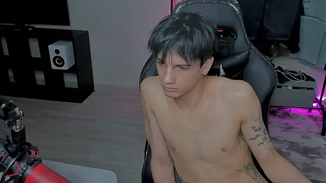 Snapshot of MarkBrowniii chatting on 03/06/25, 12:10 MarkBrowniii online show from 03/06/25, 12:10