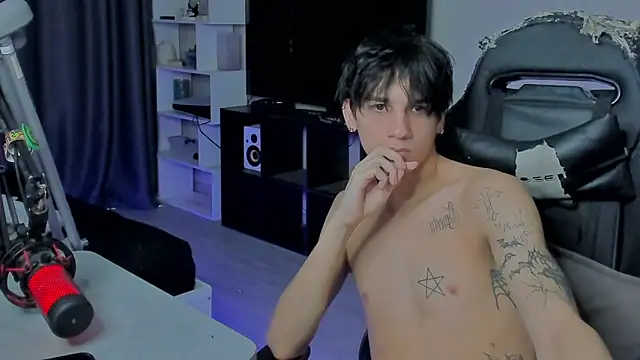 Snapshot of MarkBrowniii chatting on 09/25/25, 06:28 MarkBrowniii online show from 09/25/25, 06:28