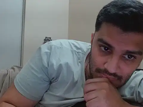 Snapshot of robintoit chatting on 04/23/26, 02:41 robintoit online show from 04/23/26, 02:41
