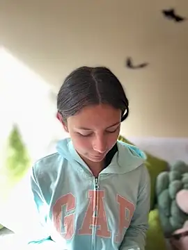 Snapshot of Bonniepark chatting on 10/30/25, 01:23 Bonniepark online show from 10/30/25, 01:23