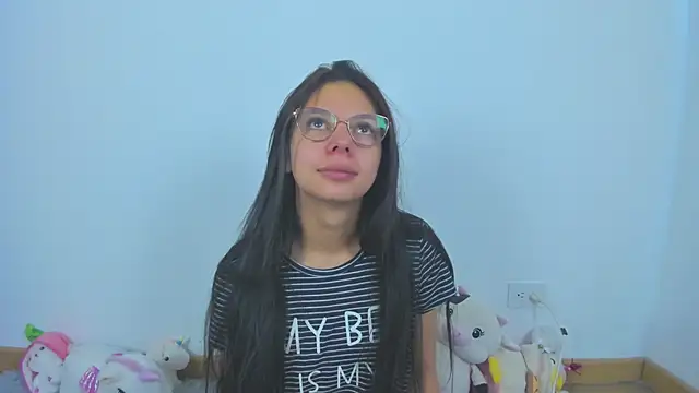 Snapshot of Bonniepark chatting on 11/23/25, 12:38 Bonniepark online show from 11/23/25, 12:38