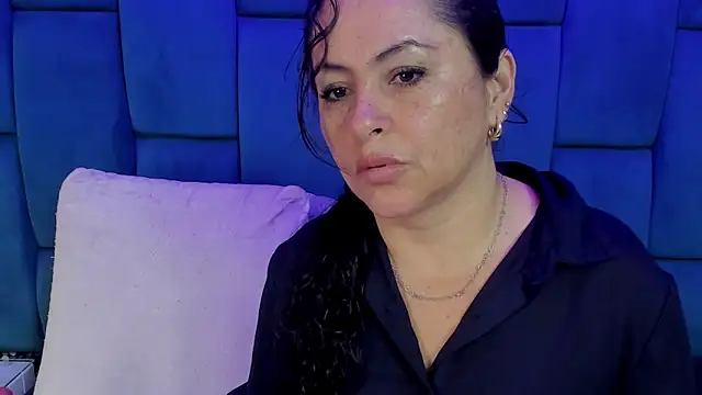 Snapshot of hanny_milf chatting on 10/29/25, 11:45 hanny milf online show from 10/29/25, 11:45