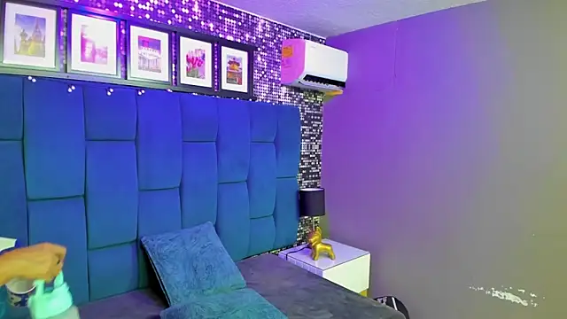 Snapshot of hanny_milf chatting on 12/17/25, 12:33 hanny milf online show from 12/17/25, 12:33