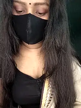 Idhika Paul online show from 11/06/25, 12:39