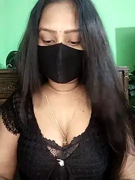 Idhika Paul online show from 03/18/26, 08:01