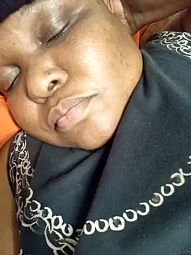 Snapshot of HOTSUGARX5 chatting on 02/19/25, 12:00 HOTSUGARX5 online show from 02/19/25, 12:00