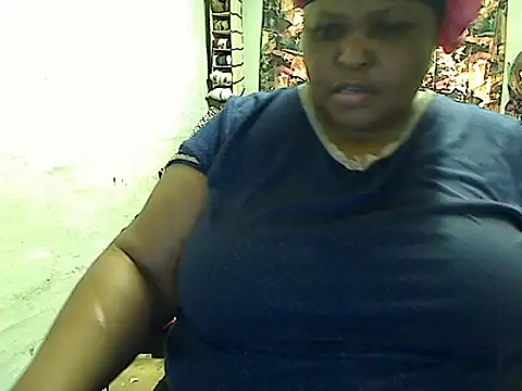 Snapshot of HOTSUGARX5 chatting on 10/24/25, 11:28 HOTSUGARX5 online show from 10/24/25, 11:28