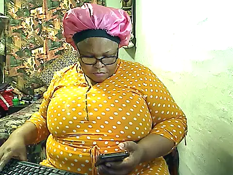 Snapshot of HOTSUGARX5 chatting on 11/11/25, 02:50 HOTSUGARX5 online show from 11/11/25, 02:50