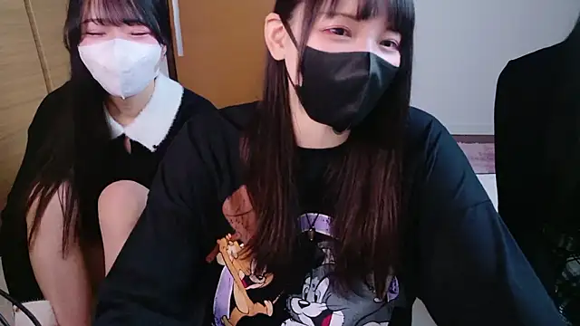 Snapshot of maataaan chatting on 11/19/25, 10:04 maataaan online show from 11/19/25, 10:04