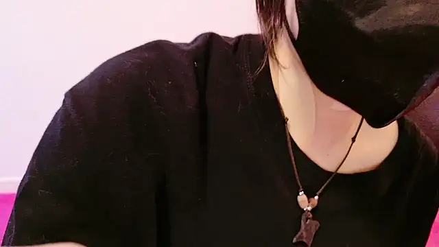 Snapshot of maataaan chatting on 12/15/25, 03:33 maataaan online show from 12/15/25, 03:33