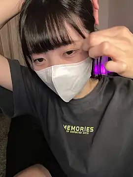 Snapshot of irohani_usagi chatting on 10/13/25, 02:28 irohani usagi online show from 10/13/25, 02:28