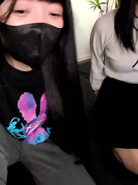 Snapshot of irohani_usagi chatting on 11/30/25, 10:52 irohani usagi online show from 11/30/25, 10:52