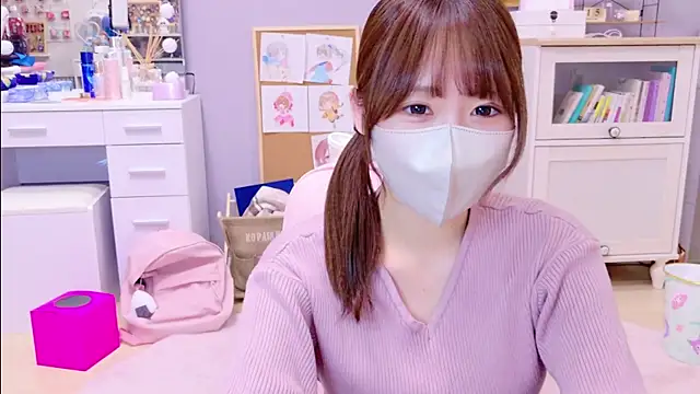 Yui-Ch online show from 01/15/25, 12:36