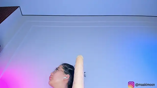 maakimo online show from 12/22/25, 04:09