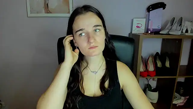 Snapshot of KateDelight chatting on 11/02/25, 07:44 KateDelight online show from 11/02/25, 07:44