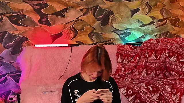 Snapshot of CrystalRey chatting on 12/08/24, 03:10 CrystalRey online show from 12/08/24, 03:10