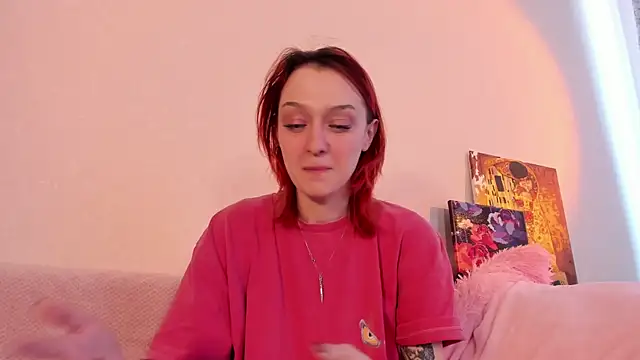 Snapshot of CrystalRey chatting on 02/18/25, 07:32 CrystalRey online show from 02/18/25, 07:32