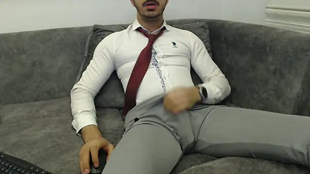 Naughtb0y online show from 05/15/26, 09:44