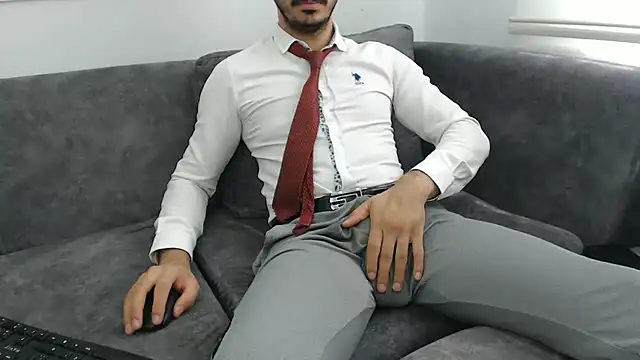 Snapshot of Naughtb0y chatting on 07/06/26, 10:45 Naughtb0y online show from 07/06/26, 10:45
